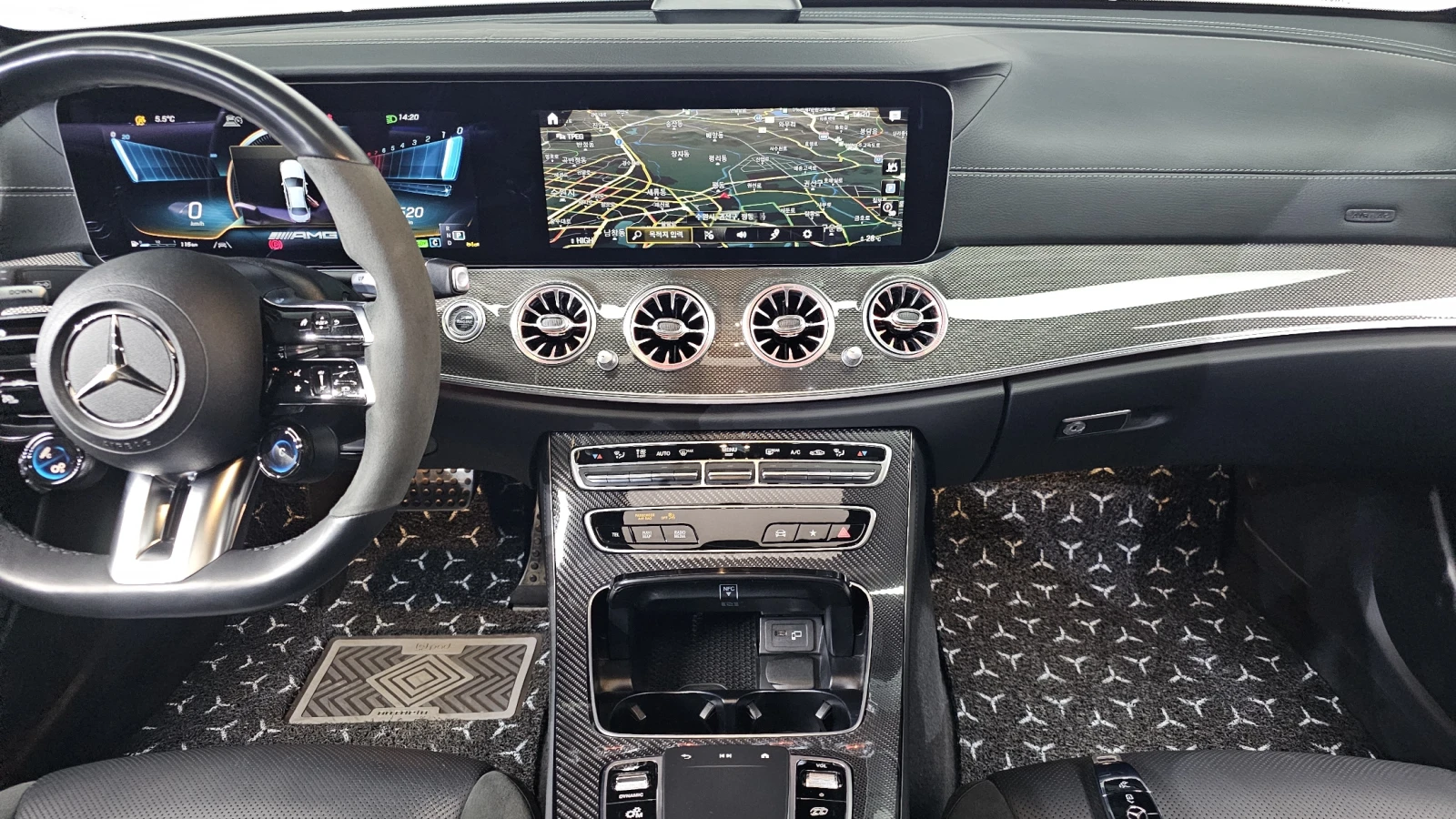 Mercedes-Benz E 53 AMG 4MATIC+ BURMASTER* ОБДУХВ.* LANE ASS* ПАНО* 360* H, снимка 13 - Автомобили и джипове - 54783091