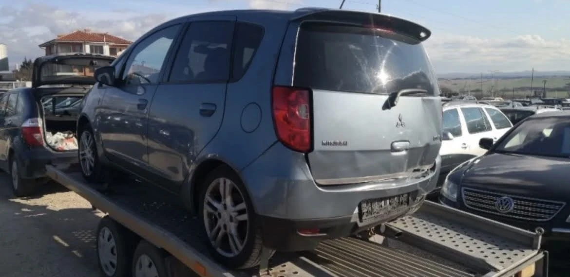 Mitsubishi Colt 1.3, снимка 4 - Автомобили и джипове - 54786324