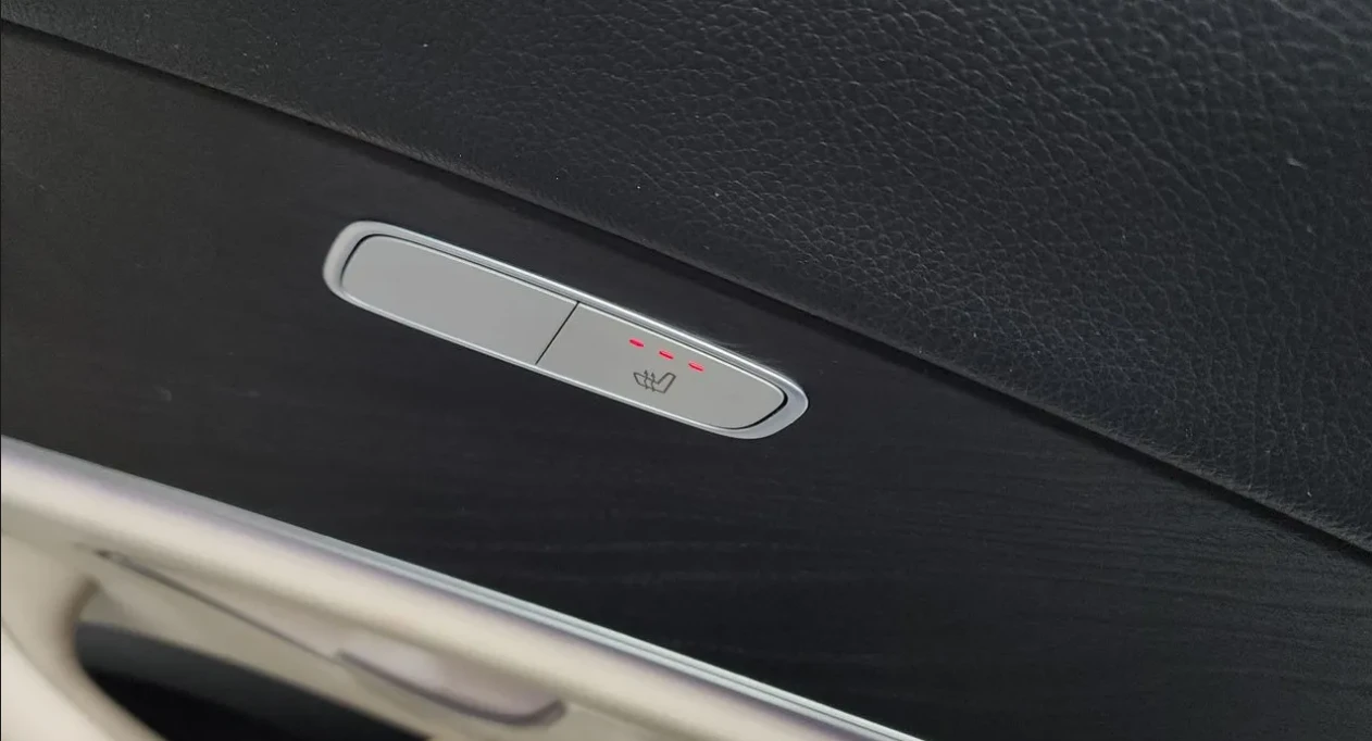 Mercedes-Benz E 220 AVANTGARDE/HUD/DISTRONIC/BURMESTER/ПОДГРЕВИ/PANO, снимка 14 - Автомобили и джипове - 54866899