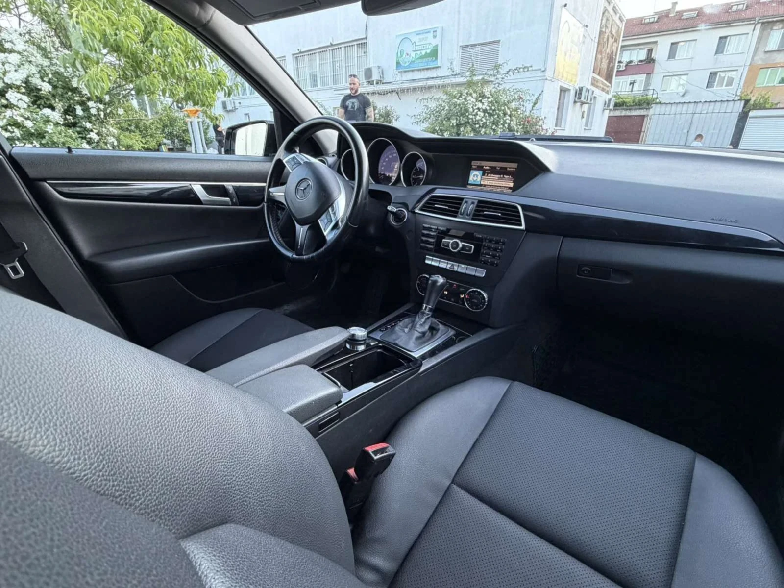 Mercedes-Benz C 200, снимка 7 - Автомобили и джипове - 54976618