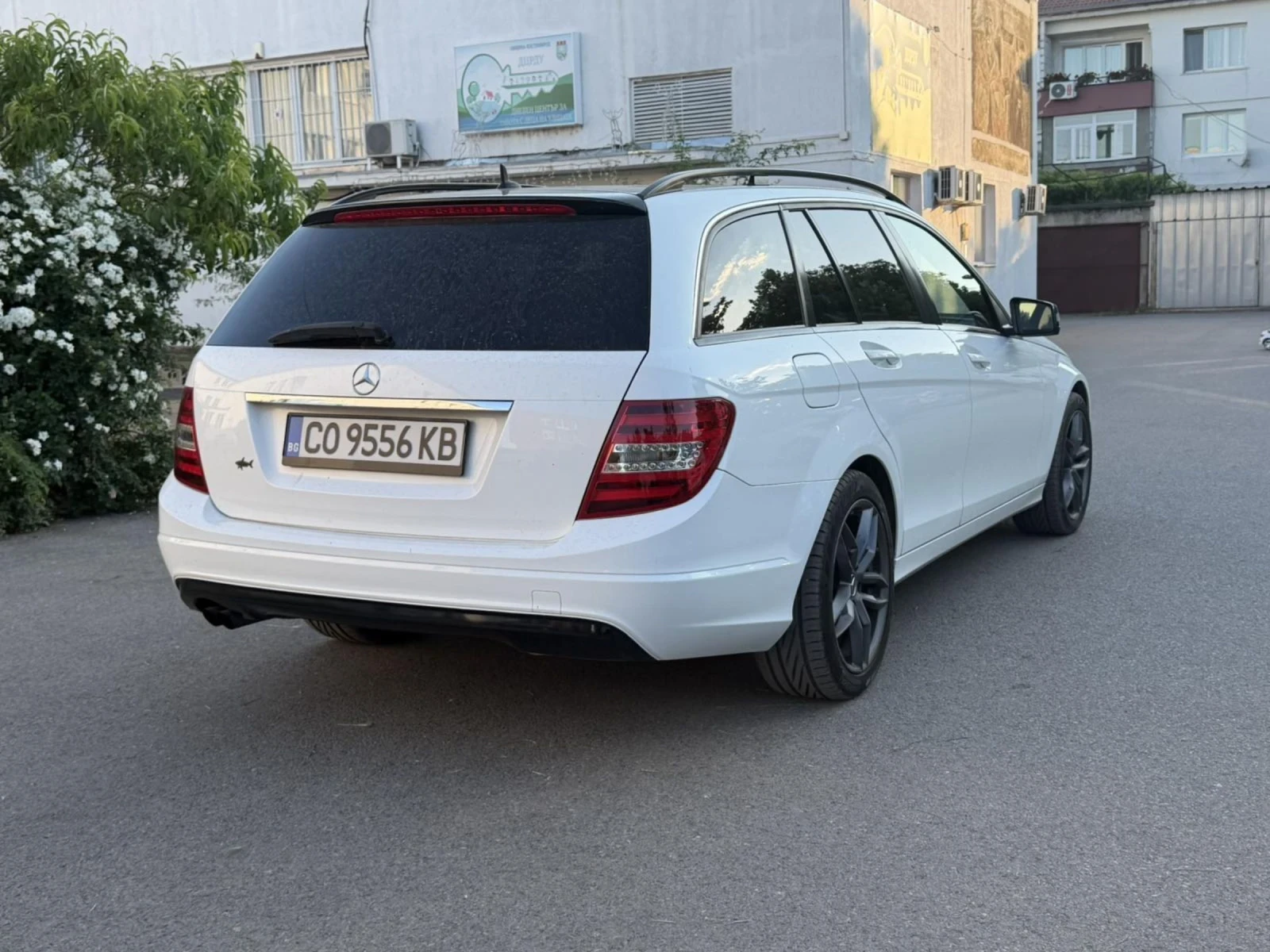 Mercedes-Benz C 200, снимка 3 - Автомобили и джипове - 54976618