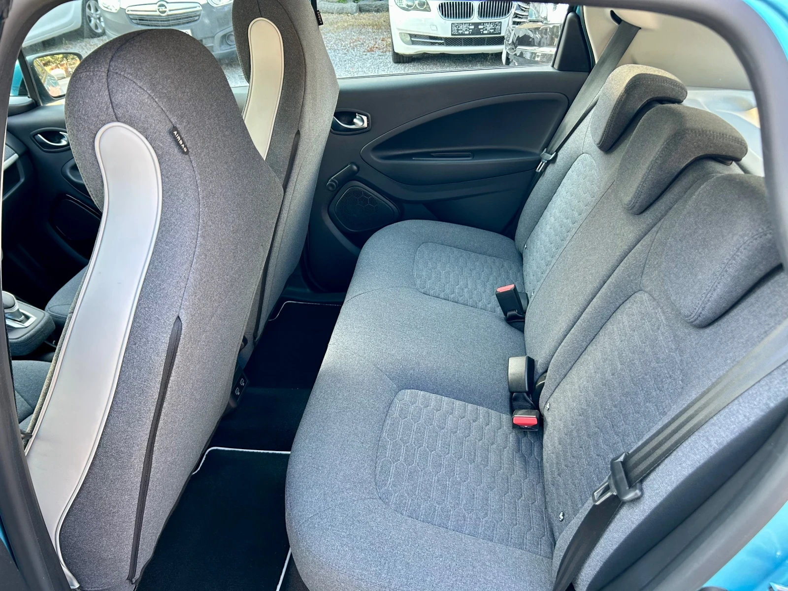 Renault Zoe R135 | Experience | CCS| 52 KW| 60, 000 км., снимка 10 - Автомобили и джипове - 55628585