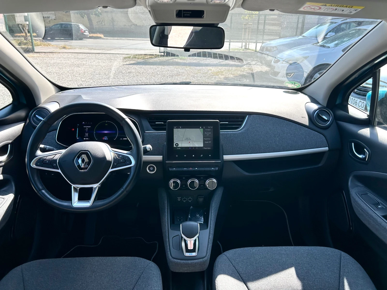 Renault Zoe R135 | Experience | CCS| 52 KW| 60, 000 км., снимка 15 - Автомобили и джипове - 55628585