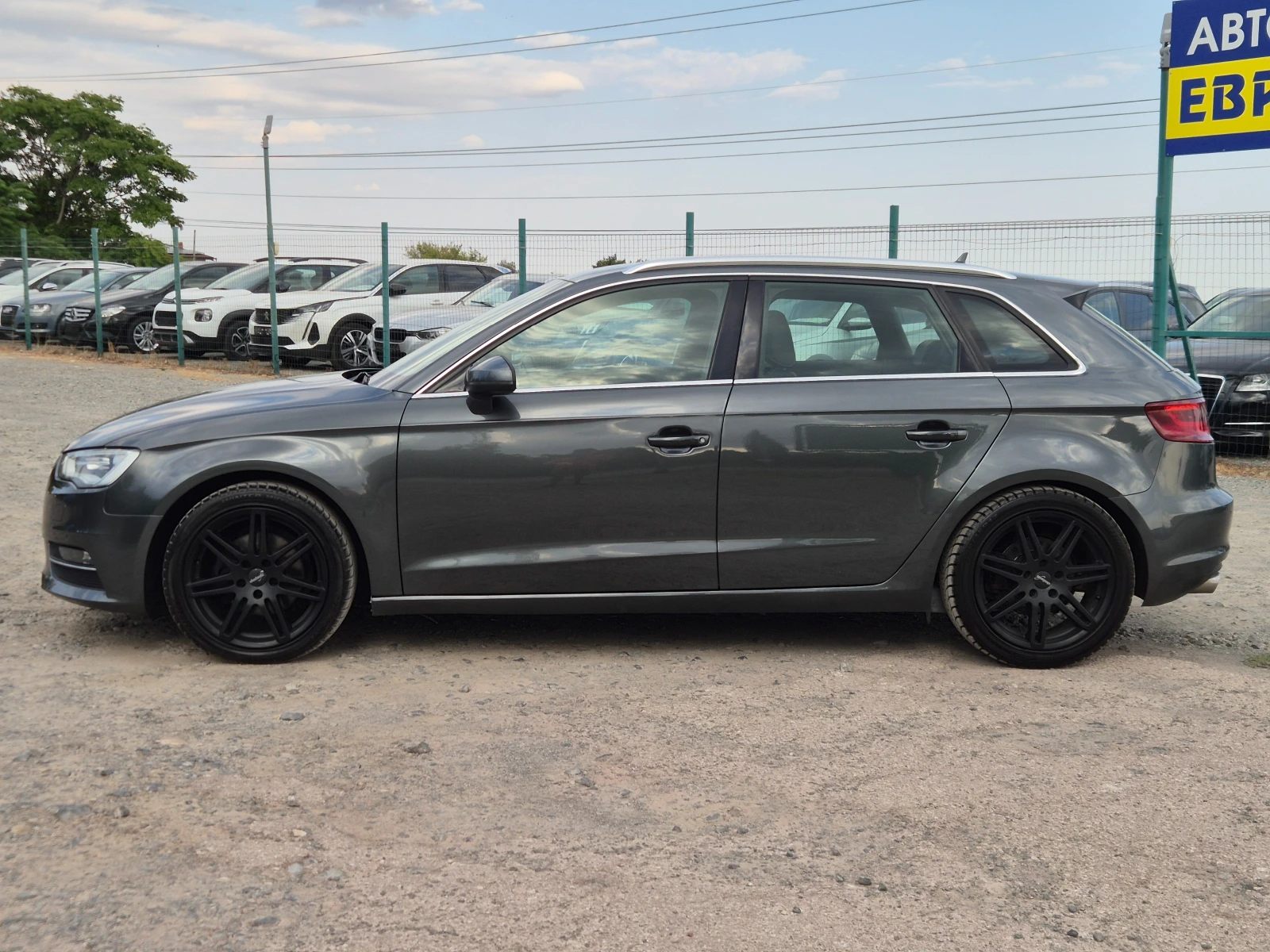 Audi A3 2.0TDI S-Line Автомат, снимка 2 - Автомобили и джипове - 55829301