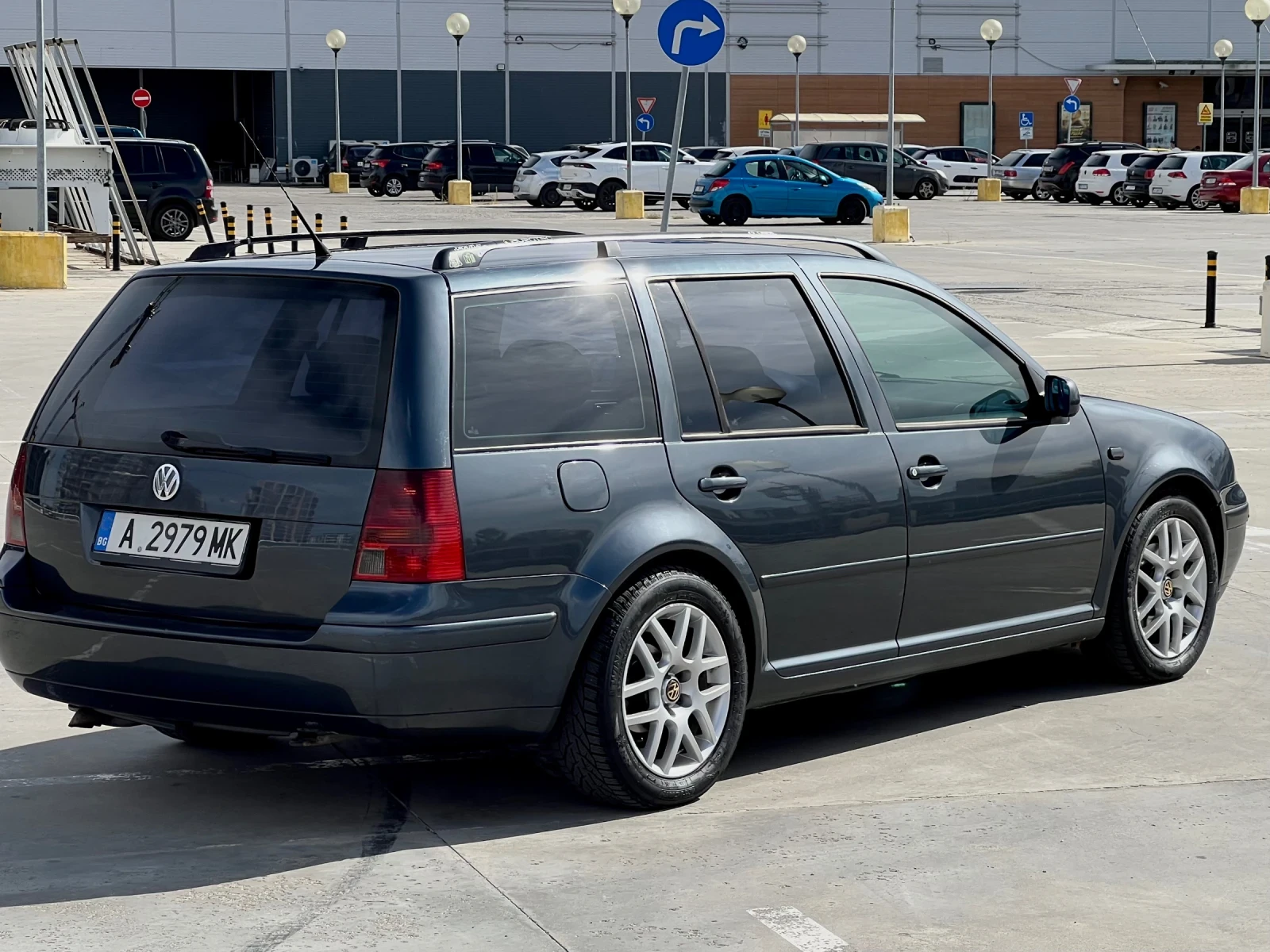 VW Golf 1.9 ARL, снимка 2 - Автомобили и джипове - 56224195
