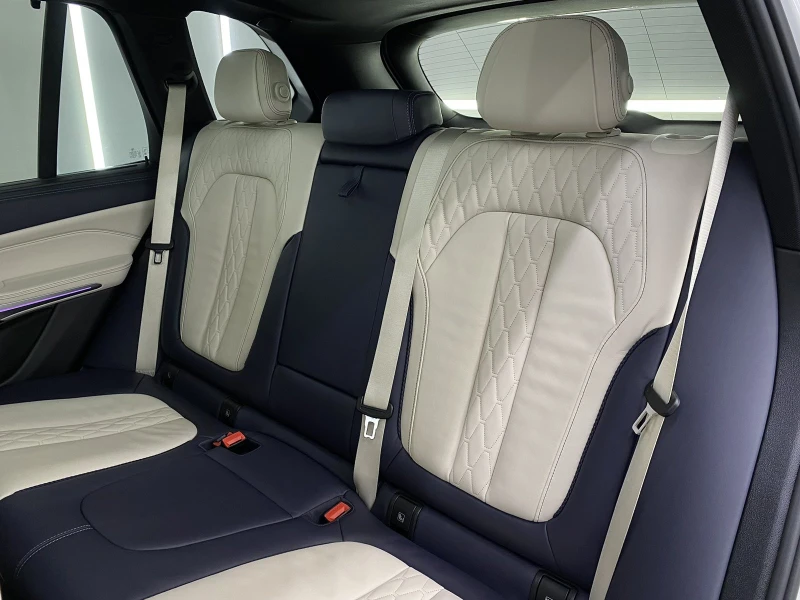 BMW X5 45e* INDIVIDUAL* M SPORT* SKY LOUNGE* FULL , снимка 10 - Автомобили и джипове - 53142823