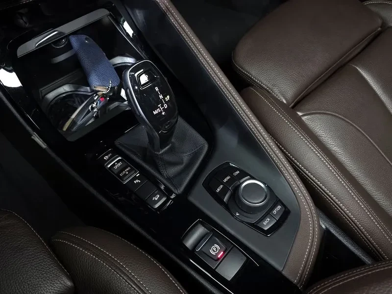 BMW X1 xDrive 20I M Sport, снимка 8 - Автомобили и джипове - 54895482