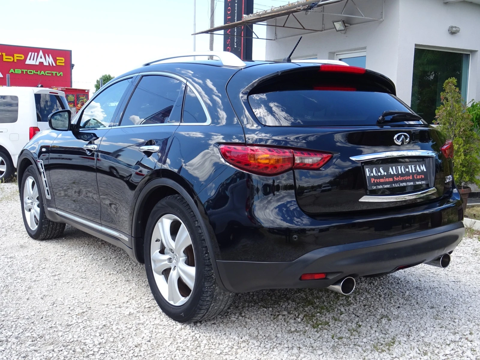 Infiniti Fx 30 d Aut. AWD 5вр. Black and White Edition - изображение 3