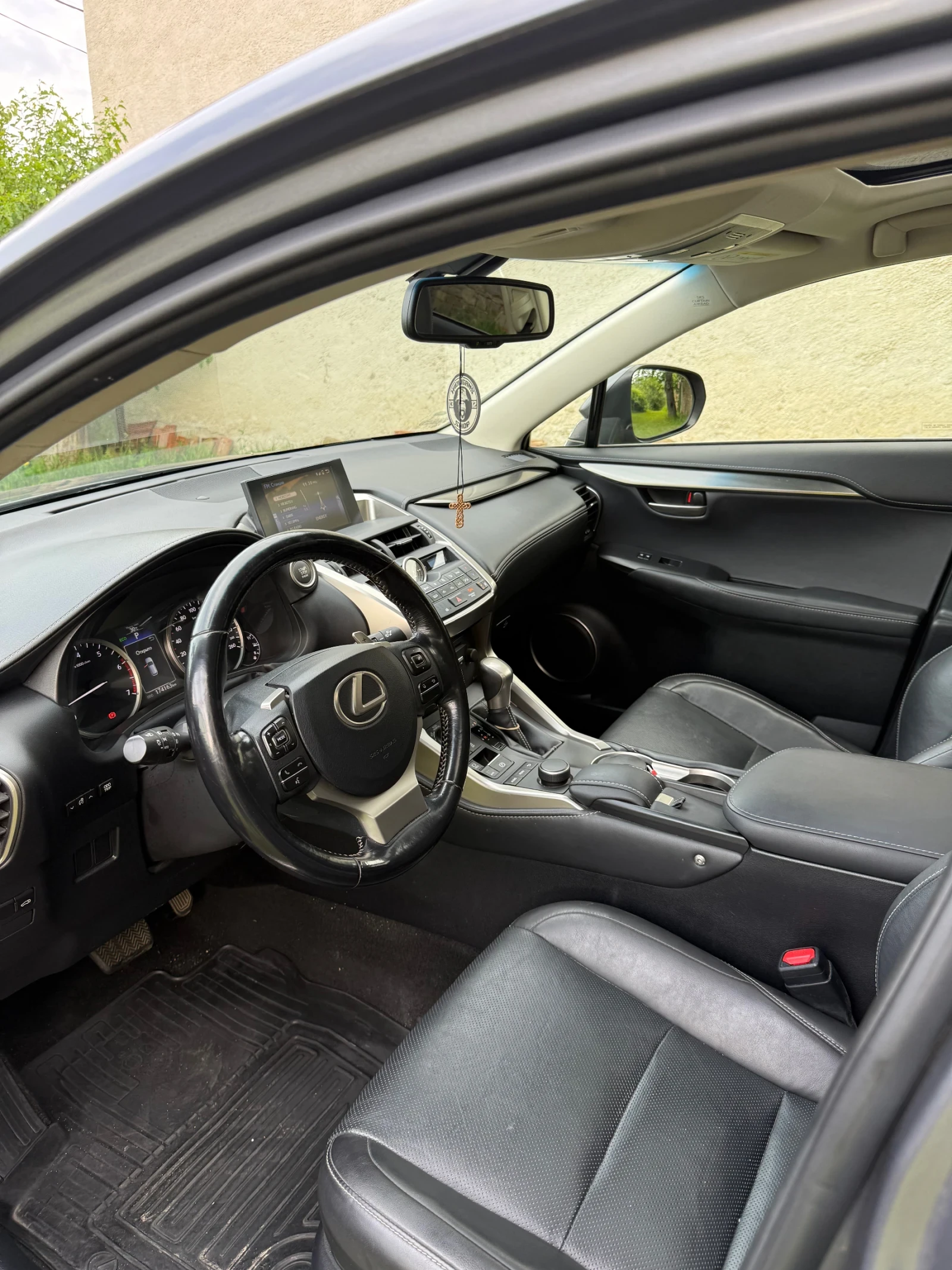 Lexus NX 200t  - изображение 6