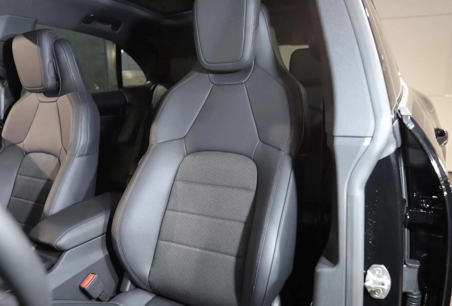 Porsche Macan 4S/ELECTRIC/NEW MODEL/360/PANO/LED PDLS/ - изображение 8
