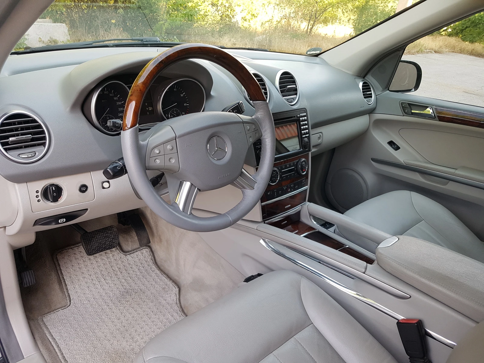 Mercedes-Benz ML 500  - изображение 7
