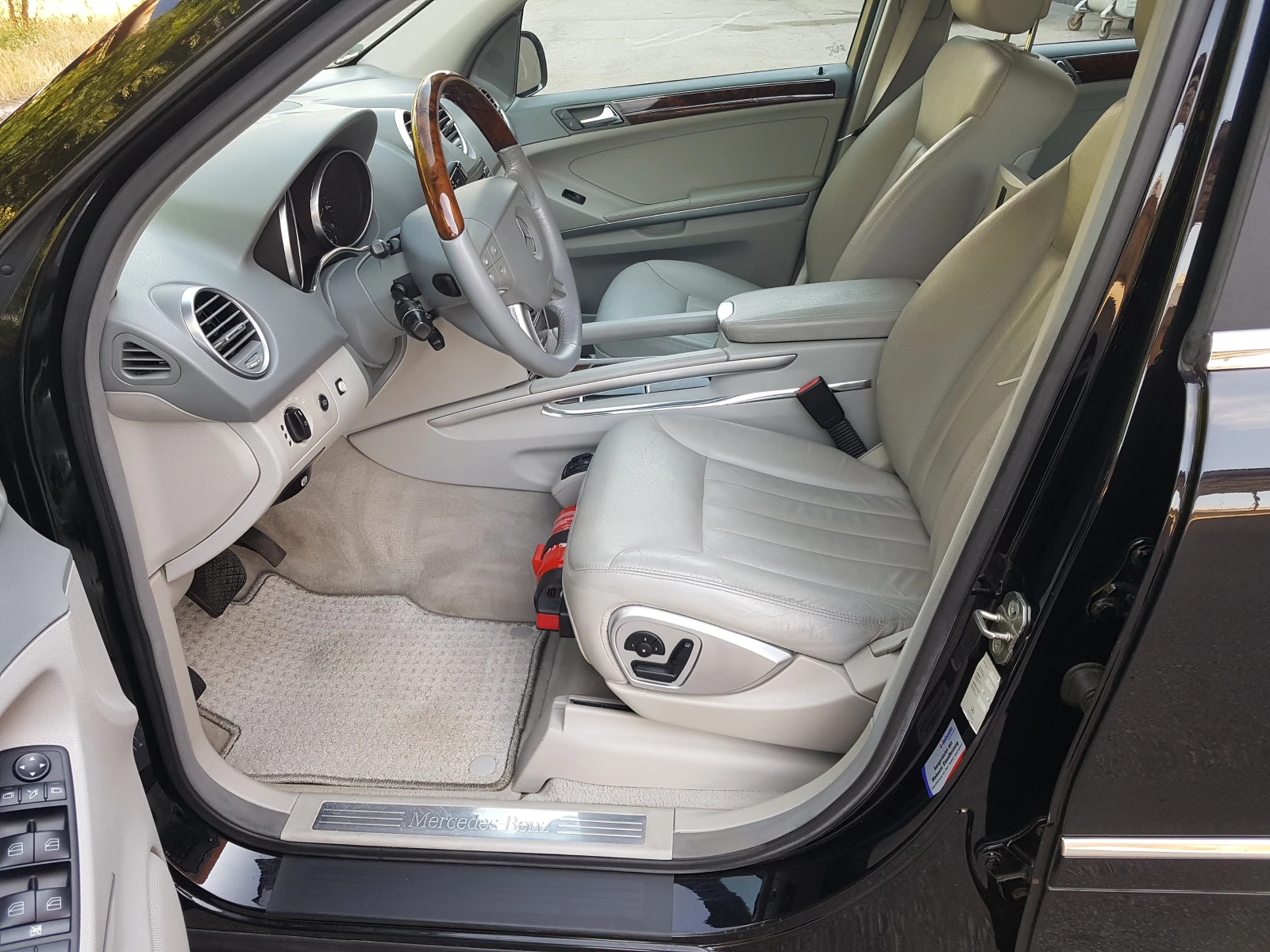 Mercedes-Benz ML 500  - изображение 6