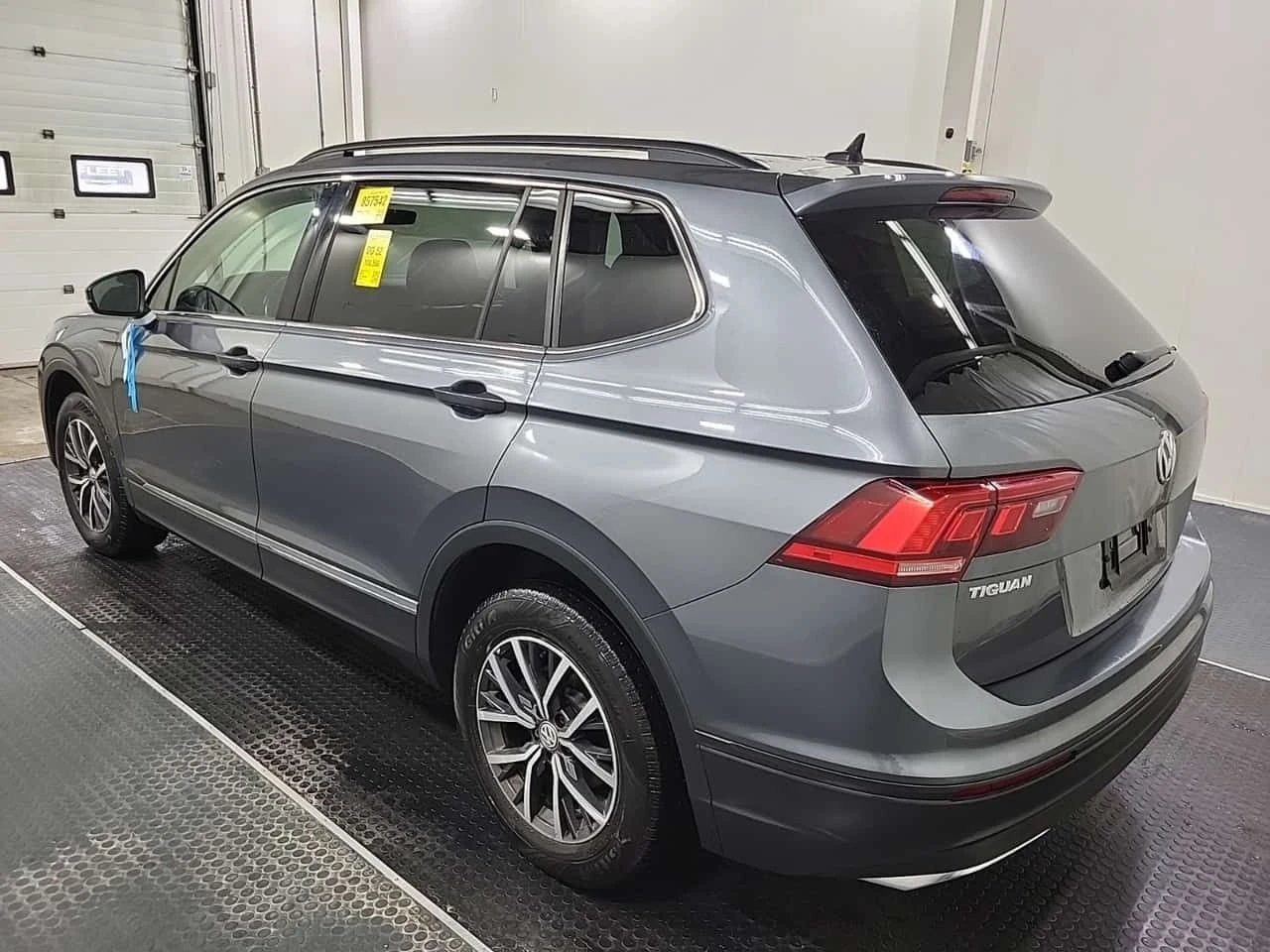 VW Tiguan * COMFORTLINE * CARFAX * ПОДГРЕВИ* 2 КЛЮЧА* ПАНОРА - изображение 4