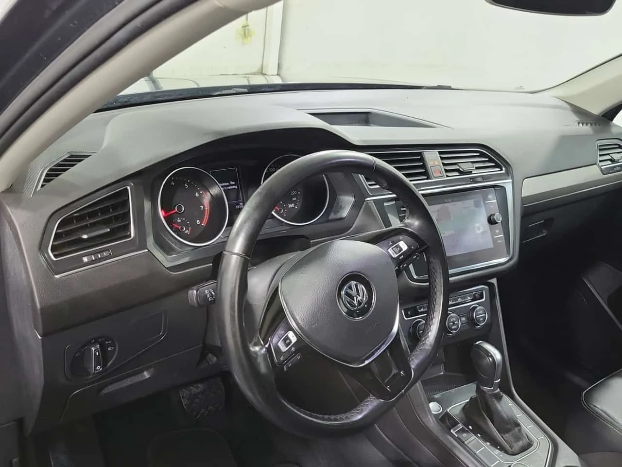 VW Tiguan * COMFORTLINE * CARFAX * ПОДГРЕВИ* 2 КЛЮЧА* ПАНОРА - изображение 10