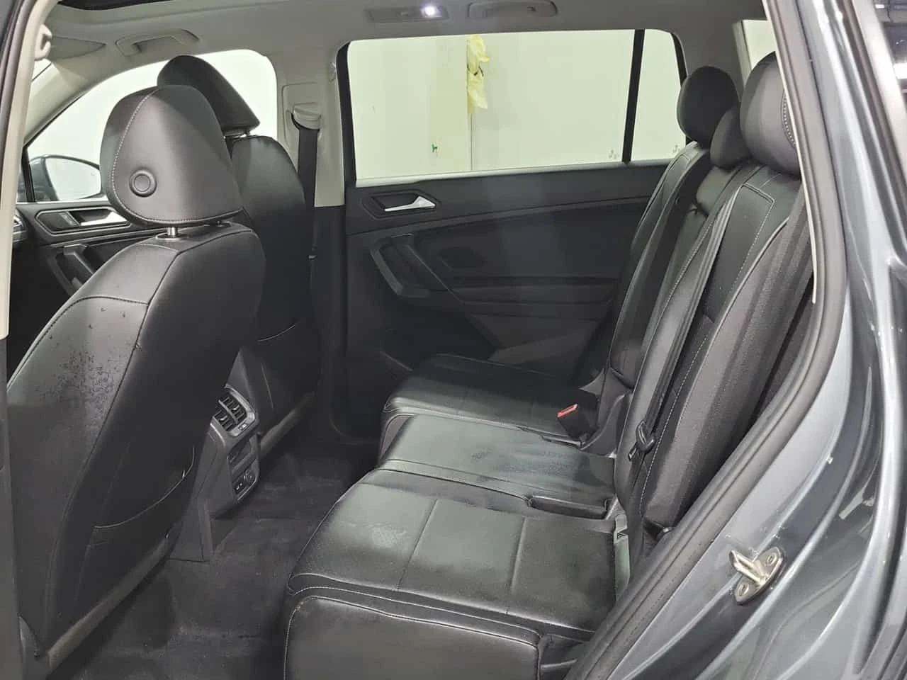 VW Tiguan * COMFORTLINE * CARFAX * ПОДГРЕВИ* 2 КЛЮЧА* ПАНОРА, снимка 12 - Автомобили и джипове - 53783314