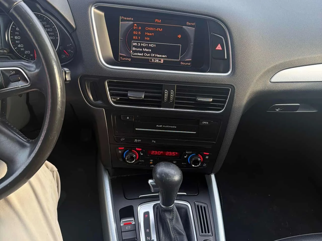 Audi Q5 * 3.2L Premium * CARFAX * ���� �� �� | Mobile.bg � ����������� 9