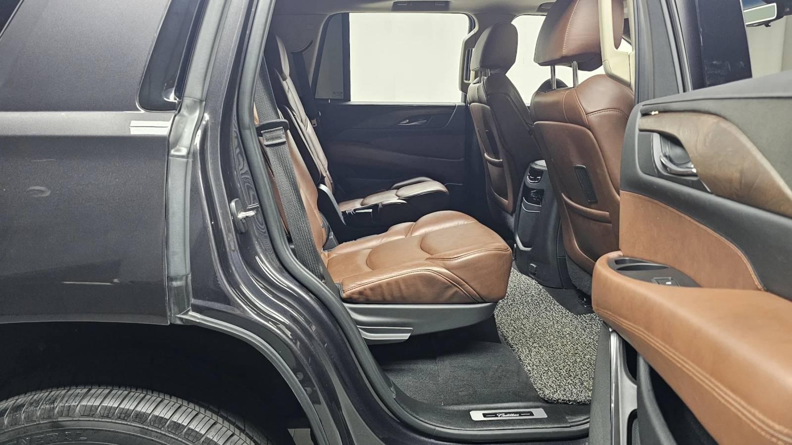 Cadillac Escalade 6.2* ЕЛ. БАГАЖНИК* HUD* 360* BLIND SPOT* КРАЙНА ЦЕ, снимка 12 - Автомобили и джипове - 55243758