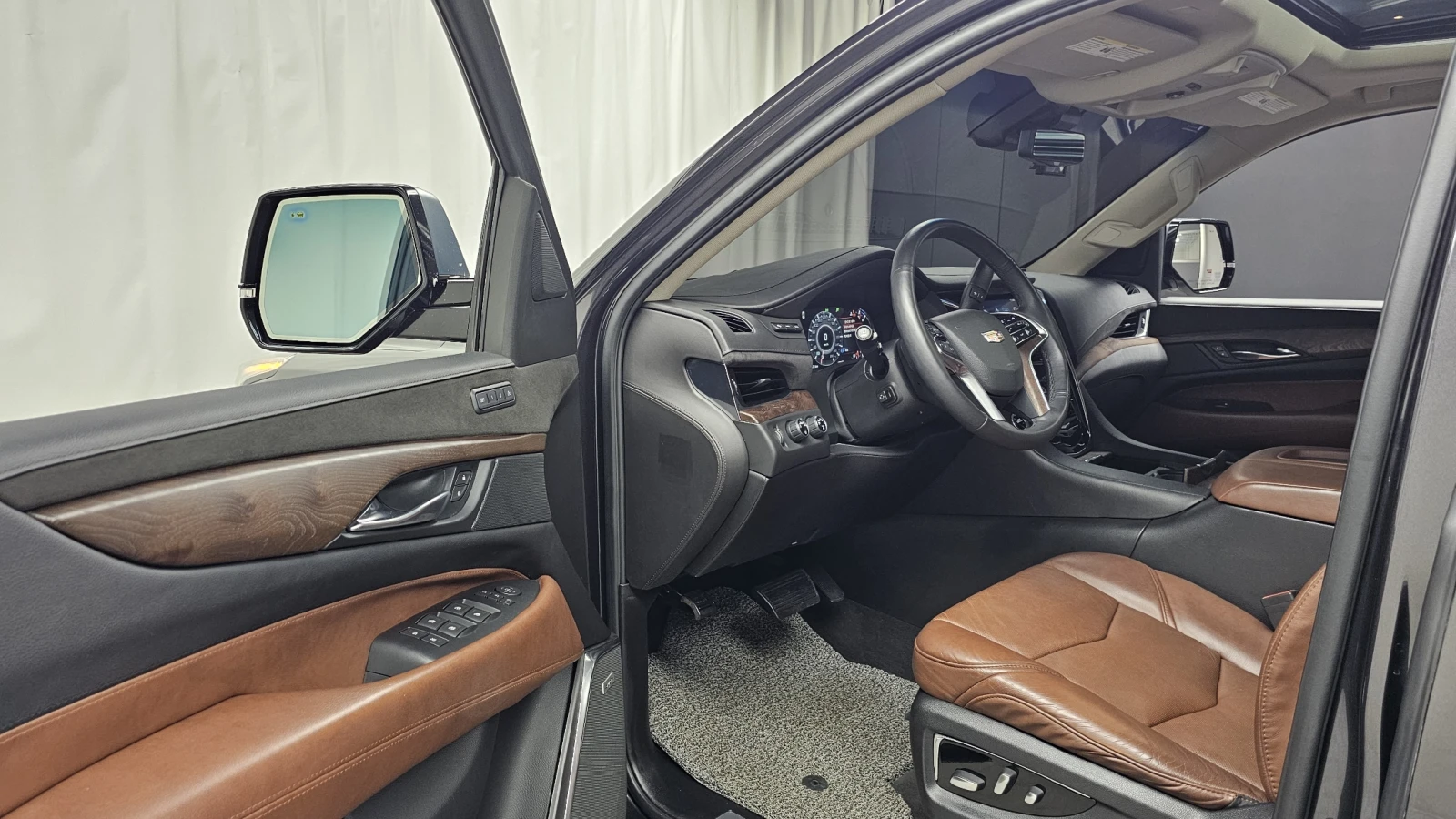 Cadillac Escalade 6.2* ЕЛ. БАГАЖНИК* HUD* 360* BLIND SPOT* КРАЙНА ЦЕ, снимка 10 - Автомобили и джипове - 55243758