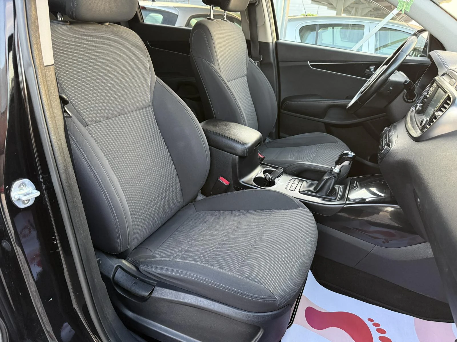 Kia Sorento 2.2CRDI 7места Реални км., снимка 13 - Автомобили и джипове - 55843654