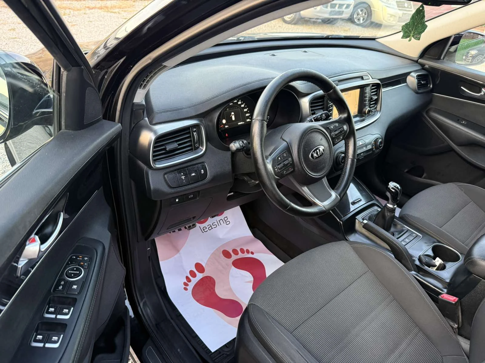 Kia Sorento 2.2CRDI 7места Реални км., снимка 10 - Автомобили и джипове - 55843654