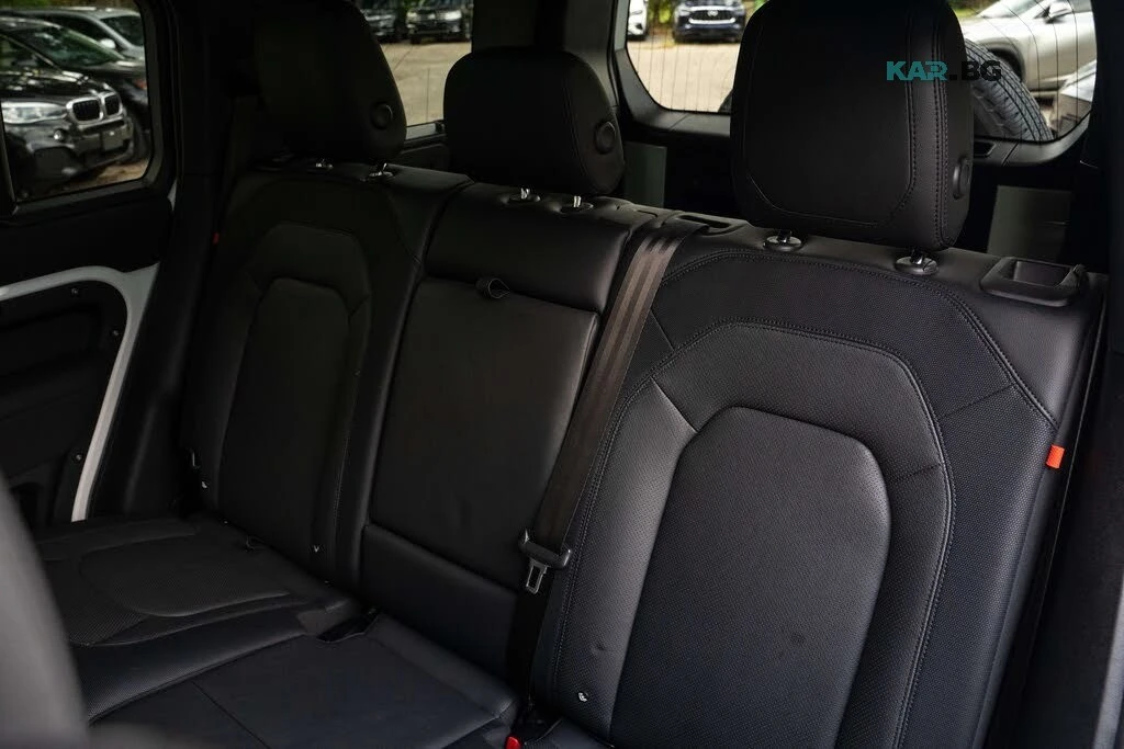 Land Rover Defender X-Dynamic SE * AWD * АвтоКредит (ЦЕНА ДО БГ), снимка 17 - Автомобили и джипове - 56134987