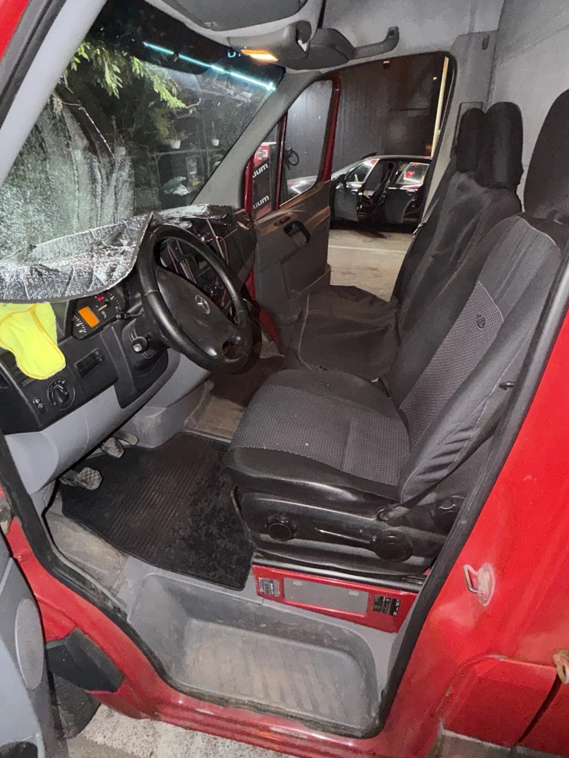 Mercedes-Benz Sprinter 318 3.0 CDI V6, снимка 14 - Бусове и автобуси - 55880168