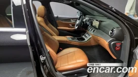 Mercedes-Benz E 350 4MATIC AMG Line | 2021 | Head-Up Display | 360  Ка, снимка 3