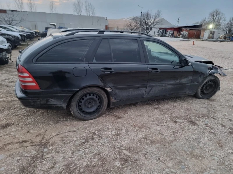 Mercedes-Benz C 220, снимка 8 - Автомобили и джипове - 47459880