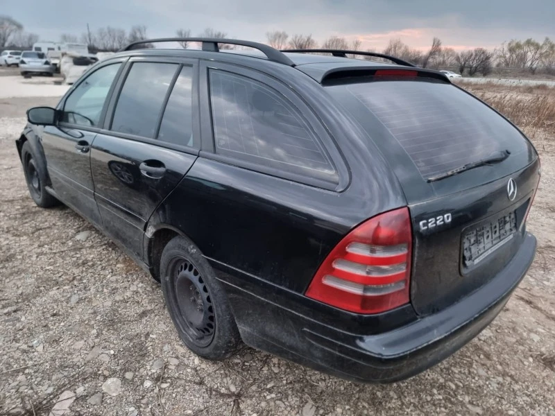 Mercedes-Benz C 220, снимка 7 - Автомобили и джипове - 47214866