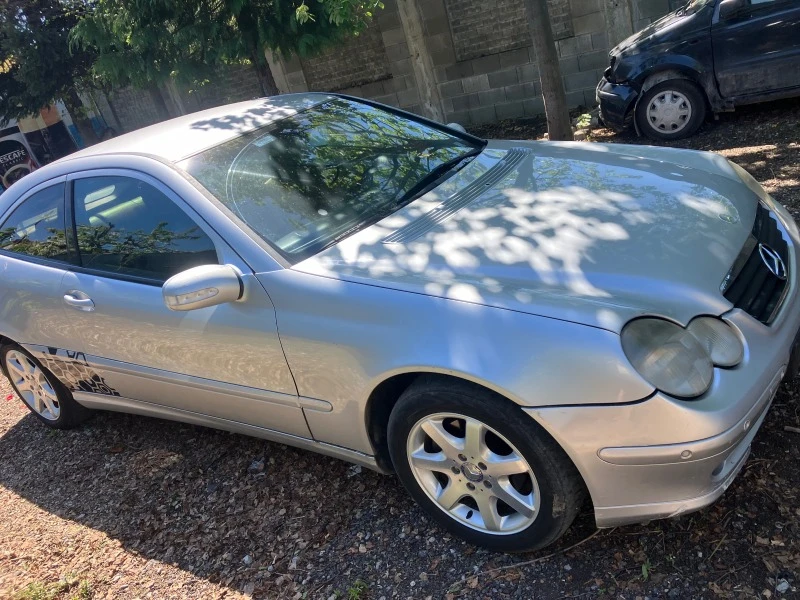 Mercedes-Benz C 220 2.2cdi купе, снимка 3 - Автомобили и джипове - 45265939