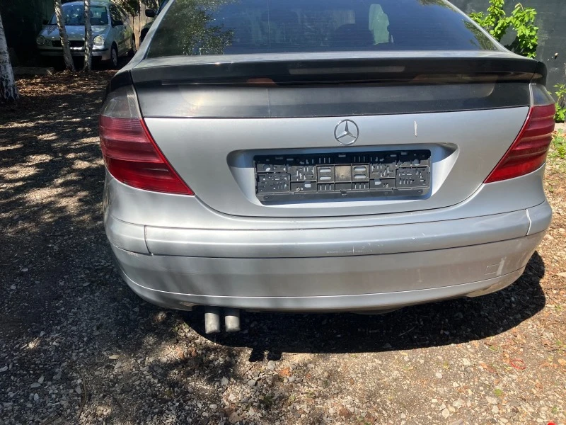 Mercedes-Benz C 220 2.2cdi купе, снимка 4 - Автомобили и джипове - 45265939