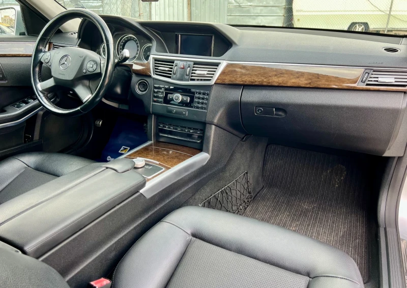 Mercedes-Benz E 220 7 G-tronik* ECO * Уникат* Кожа* BlueEfficiecy, снимка 7 - Автомобили и джипове - 48983014