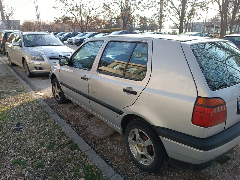 VW Golf 3; 1.6, снимка 5 - Автомобили и джипове - 49207223