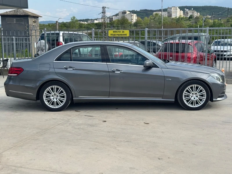 Mercedes-Benz E 220 Avangard  Ambient Full  7G, снимка 2 - Автомобили и джипове - 50111411