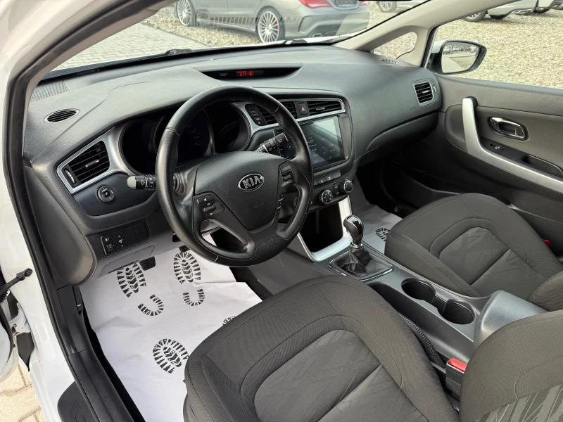 Kia Ceed 1.6 CRDI NAVI EURO6, снимка 10 - Автомобили и джипове - 53248253