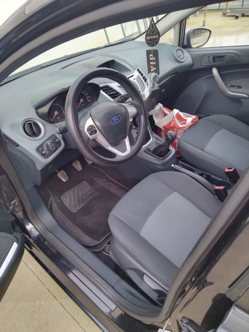 Ford Fiesta 1.4, снимка 7 - Автомобили и джипове - 53447719