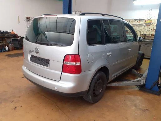 VW Touran 1.9TDi на части - [1] 