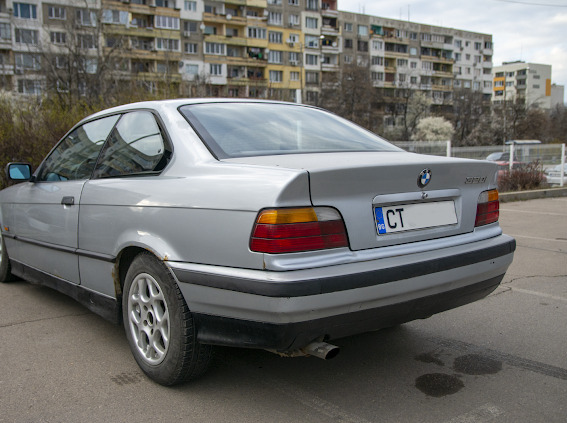 BMW 320, снимка 5 - Автомобили и джипове - 45020692