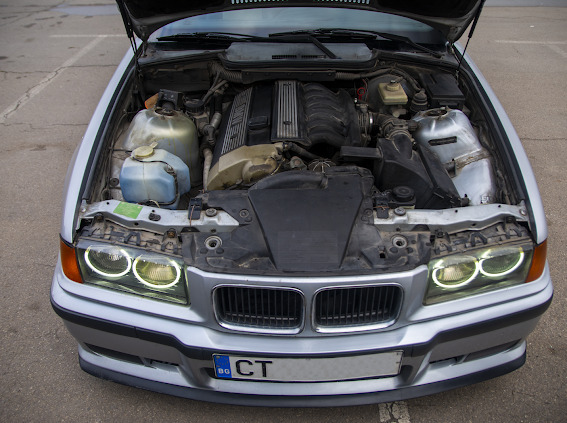 BMW 320, снимка 3 - Автомобили и джипове - 45020692