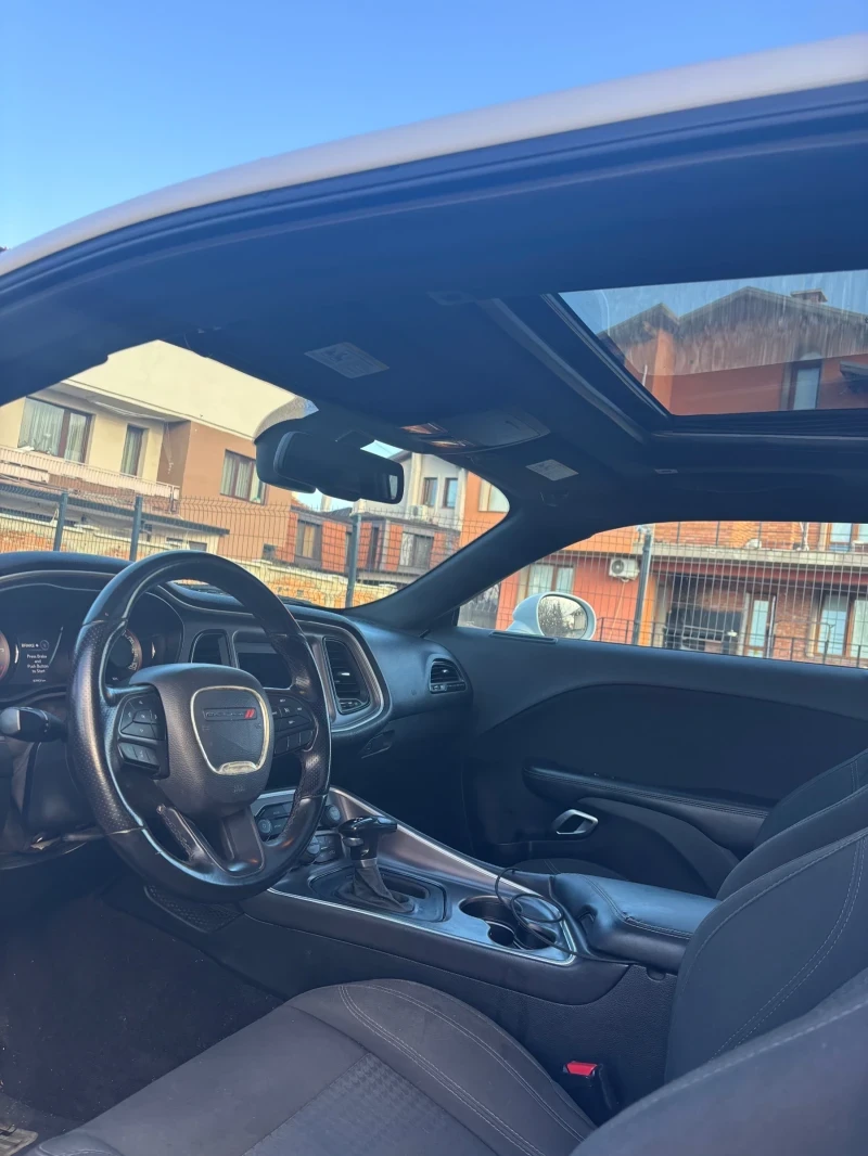 Dodge Challenger 3.6 SXT, снимка 3 - Автомобили и джипове - 54747163