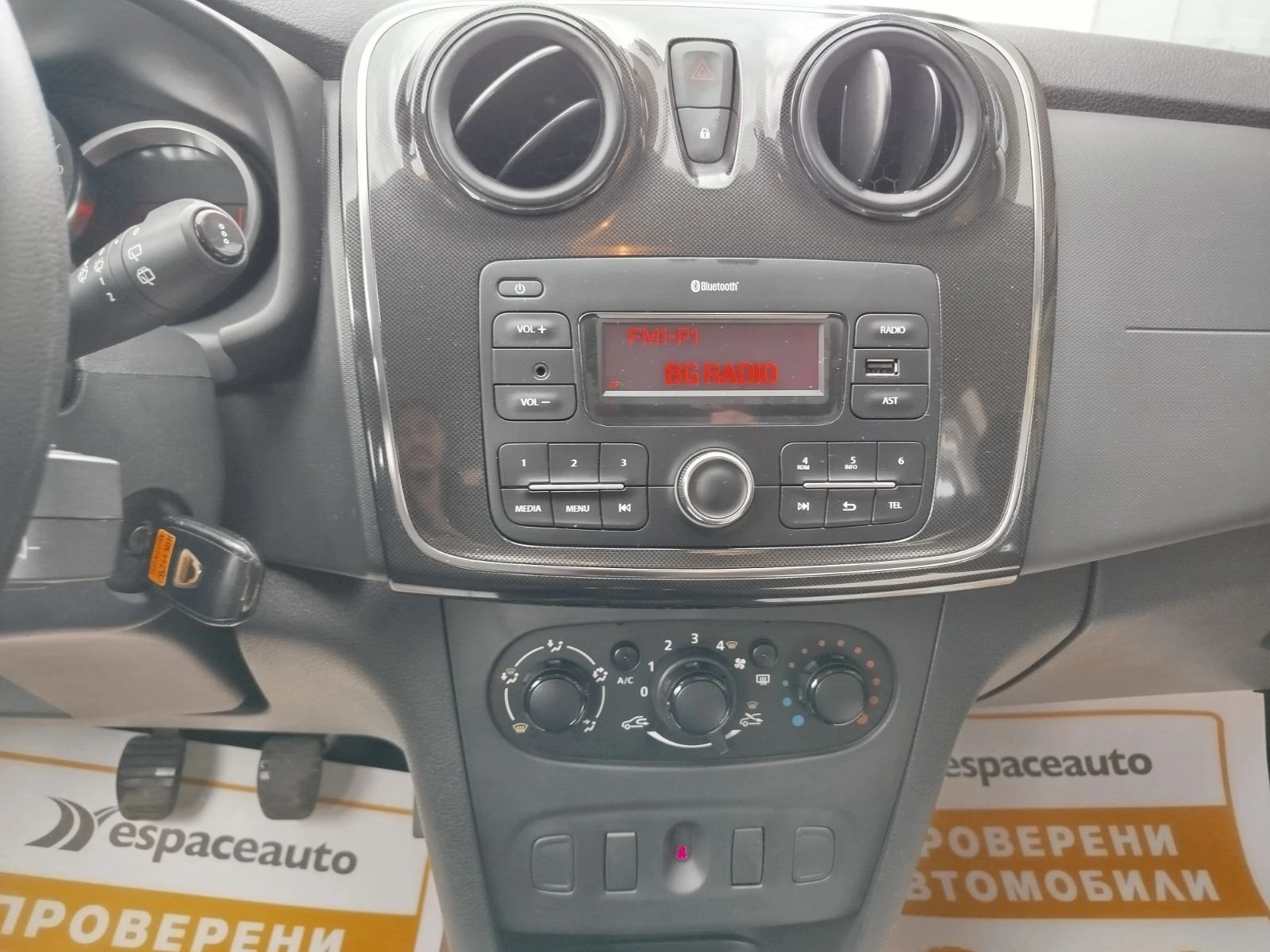 Dacia Sandero 1.0Tce/73k.с. - изображение 8