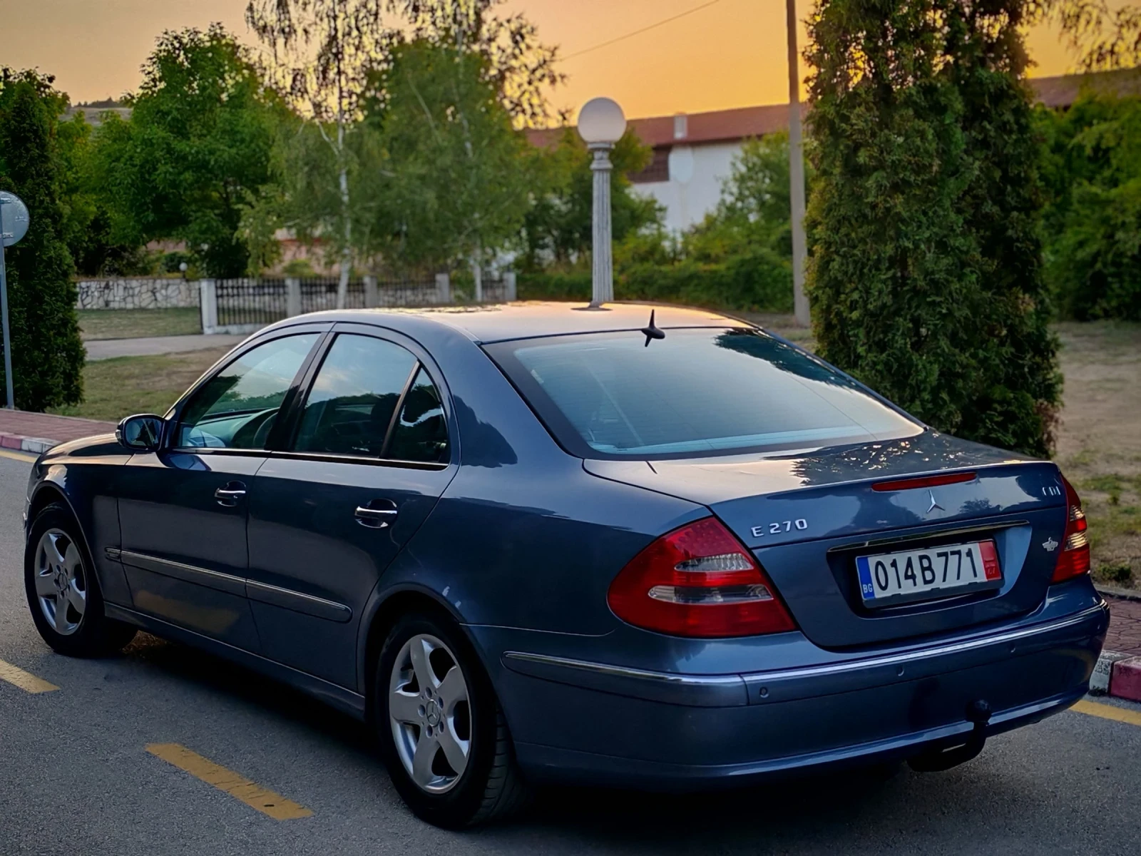Mercedes-Benz E 270 2.7CDI(177)* АВТОМАТИК * AVANTGARDE* НОВ ВНОС *  - изображение 4