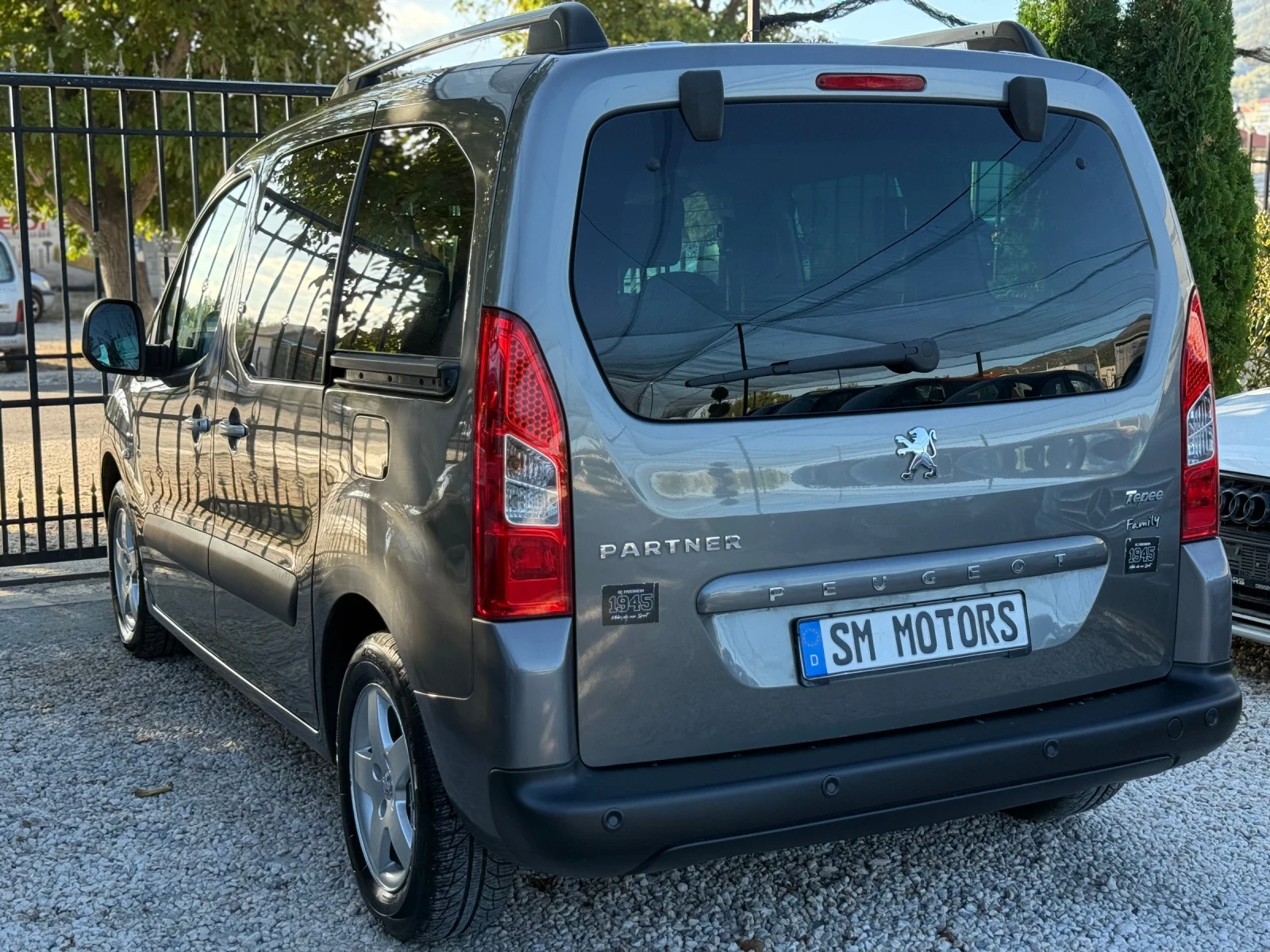 Peugeot Partner Family 1.6 16V Единствен собственик | Mobile.bg — изображение 12