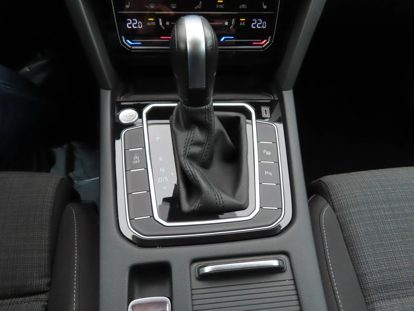 VW Passat VW Passat Var. Business 2.0TDI SCR 4MOT DSG | Mobile.bg   12