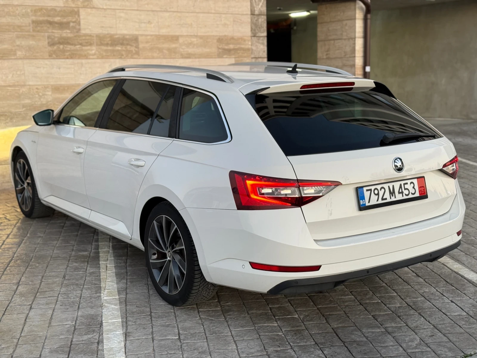 Skoda Superb 2.0 TDI 190HP 4x4 LAURENT&KLEMENT - изображение 6