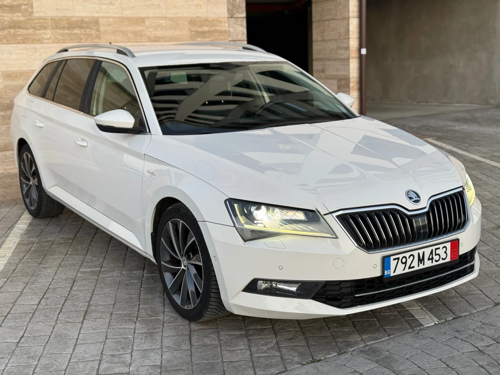 Skoda Superb 2.0 TDI 190HP 4x4 LAURENT&KLEMENT - изображение 3