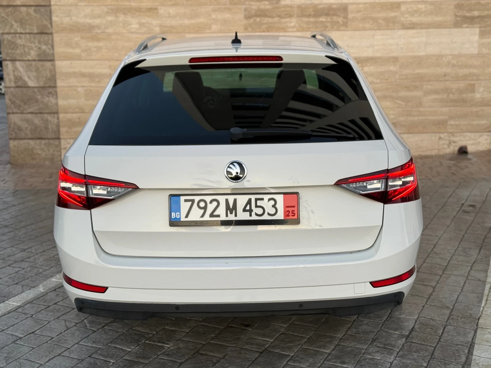 Skoda Superb 2.0 TDI 190HP 4x4 LAURENT&KLEMENT - изображение 5