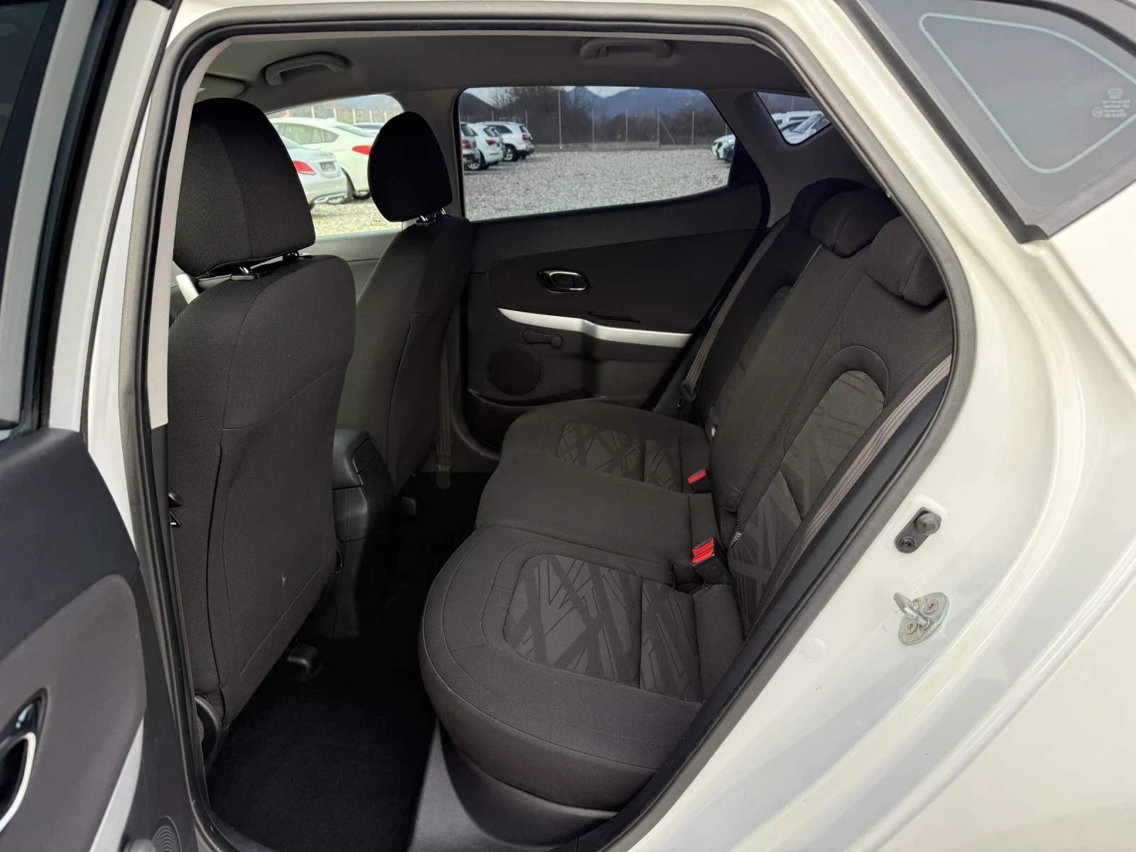 Kia Ceed 1.6 CRDI NAVI EURO6 | Mobile.bg � ����������� 12