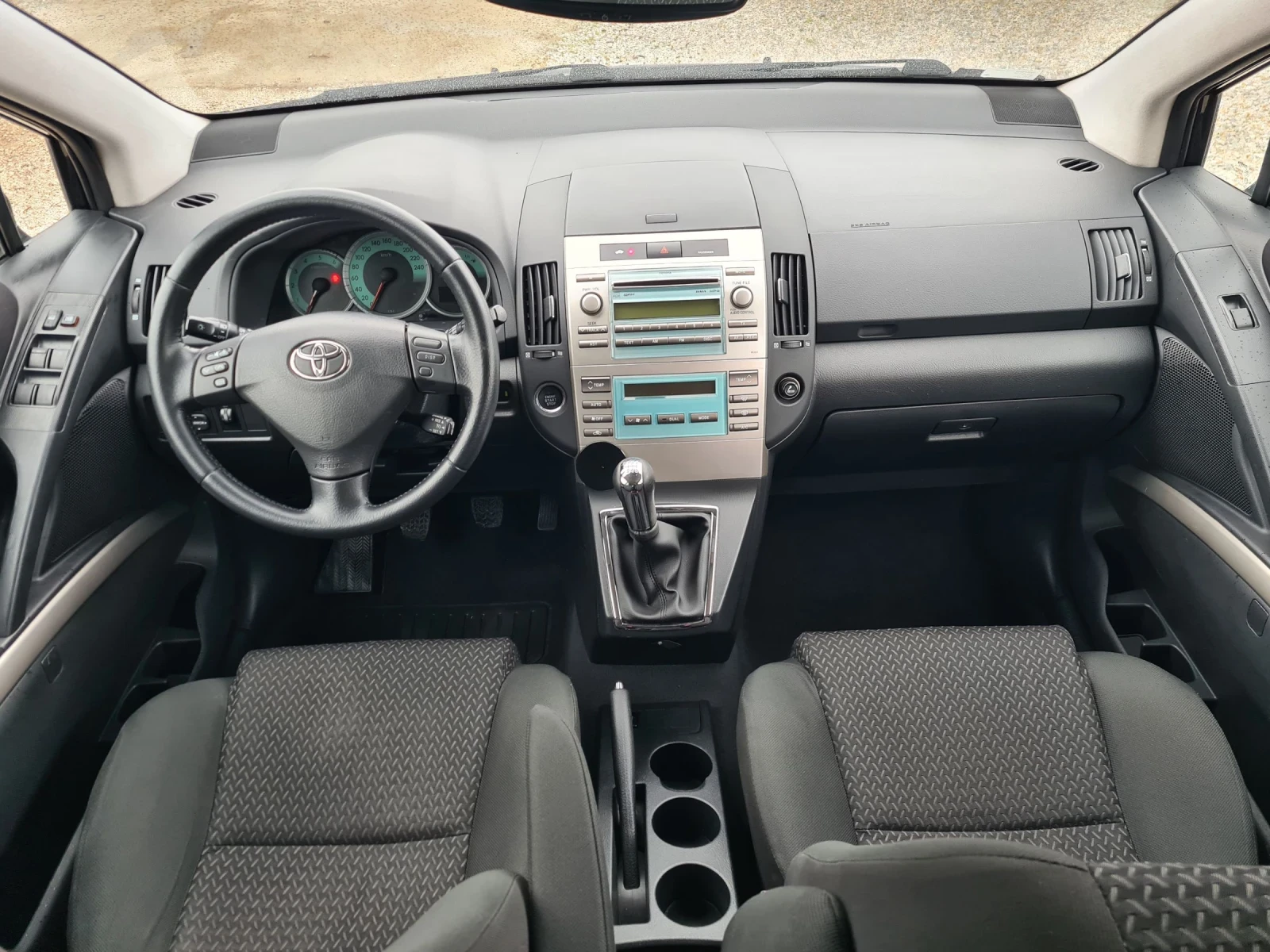 Toyota Corolla verso 2.2 D-4D facelift  | Mobile.bg � ����������� 10