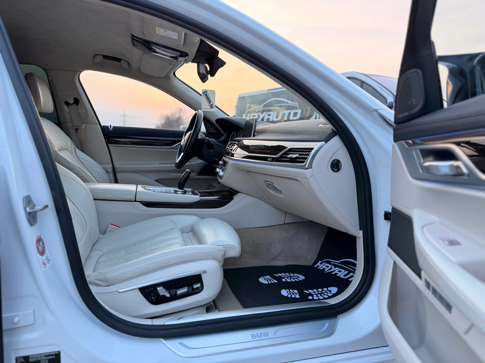 BMW 730 d= xDrive= M-pack= Aero Pack= HUD= Soft Close= har, снимка 11 - Автомобили и джипове - 53878242